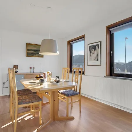 Stunning In With Kitchen