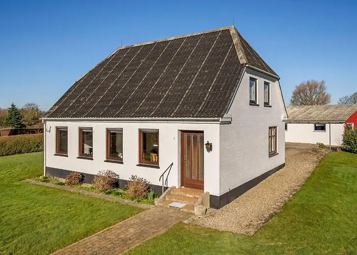 Stunning In With Kitchen