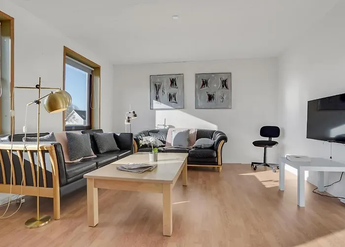 Stunning In With Kitchen *